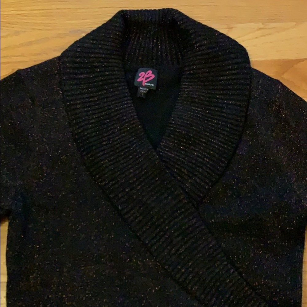 Sweater. - Picture 2 of 4
